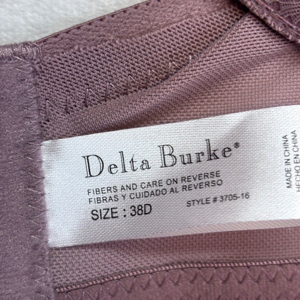 Delta Burke Bra 38D Purple‎ Lace Padded Underwire Adjustable Comfort - Picture 4 of 5